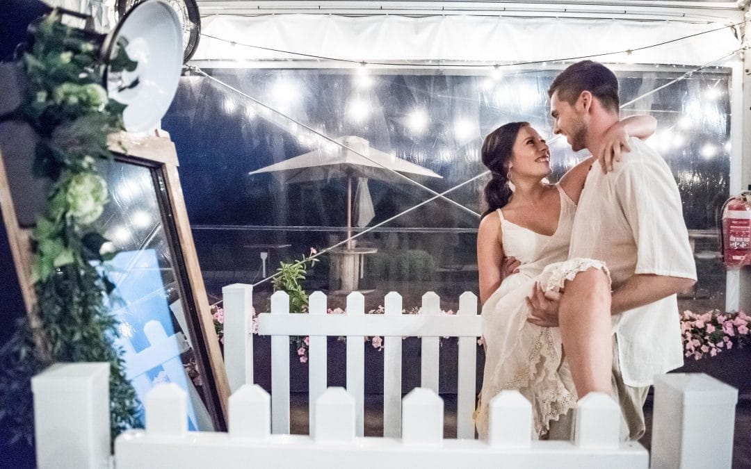 Photo Booth Melbourne Weddings – Fun and Interactive – Mirror Booth