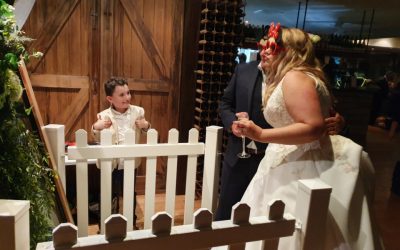 Weddings Photo Booth Melbourne – Our Mirror Booth