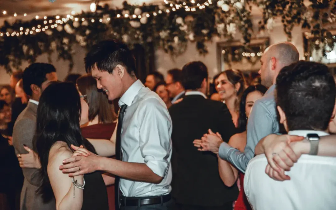Wedding Acoustic Duo vs. DJ in Melbourne: How to Choose the Perfect Vibe