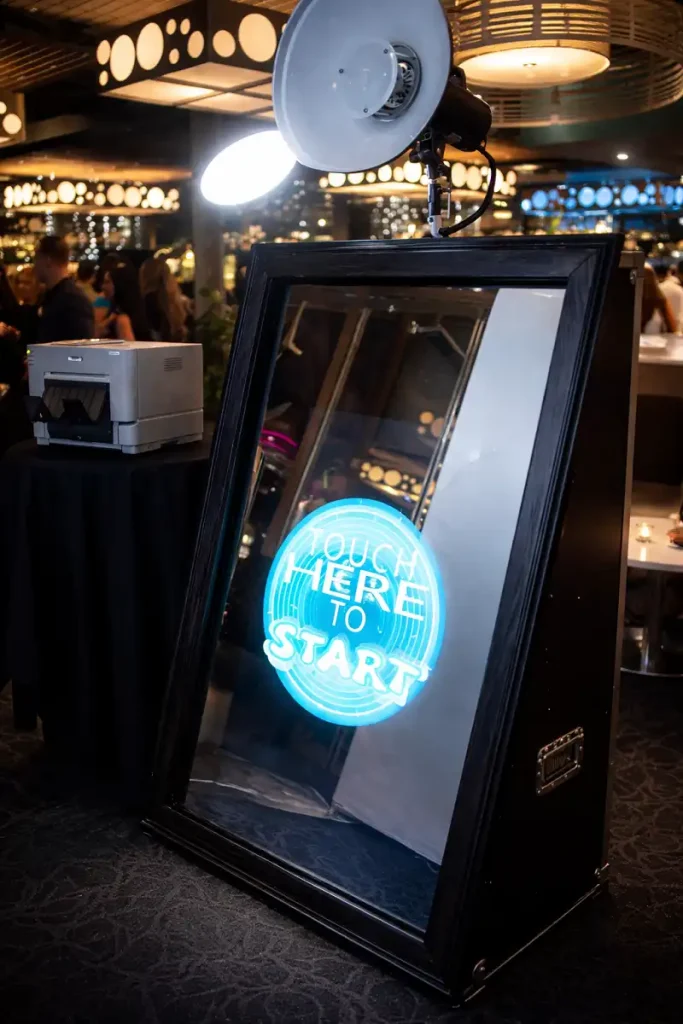 360 video booth vs Mirror photo booth
